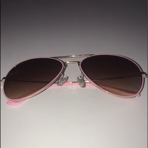pink sunglasses